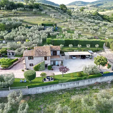 La Casa Tra Gli Ulivi فندق مبيت وإفطار أسيسي